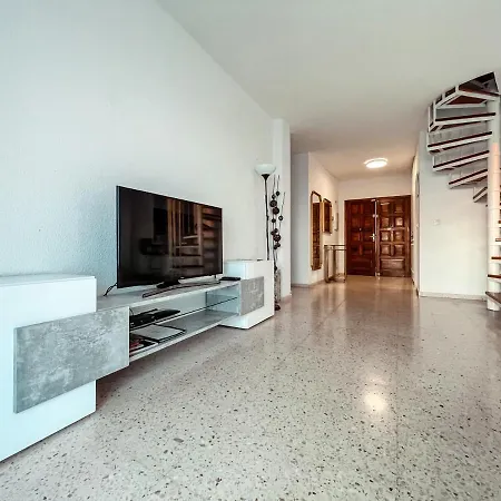 Villa Julia, First Line, 3 Bedrooms, Stunning Ocean View And Pool In *