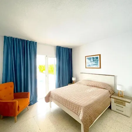 Julia, First Line, 3 Bedrooms, Stunning Ocean View And Pool In *