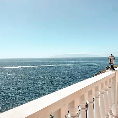 Julia, First Line, 3 Bedrooms, Stunning Ocean View And Pool In *