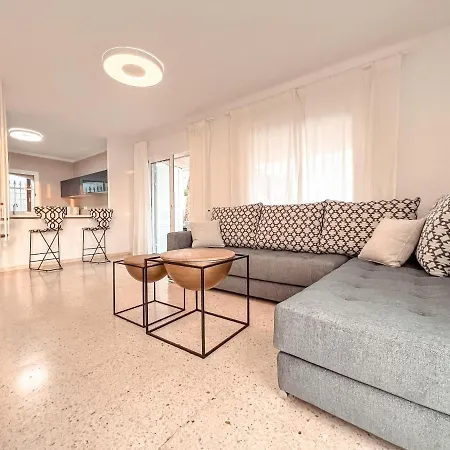 Willa Julia, First Line, 3 Bedrooms, Stunning Ocean View And Pool In