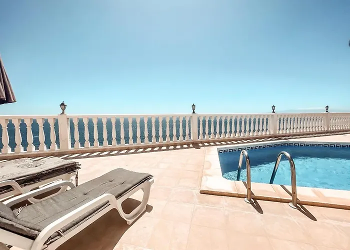 Julia, First Line, 3 Bedrooms, Stunning Ocean View And Pool In