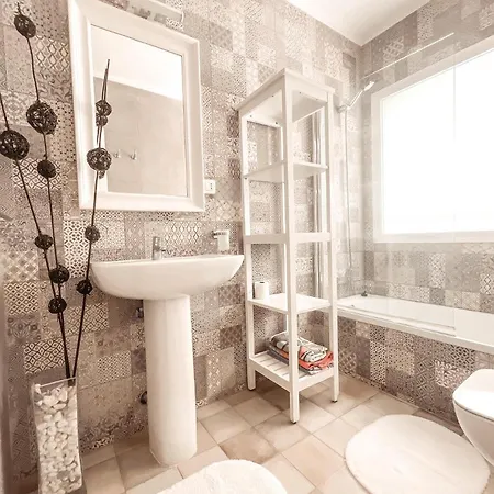 Vila Julia, First Line, 3 Bedrooms, Stunning Ocean View And Pool In