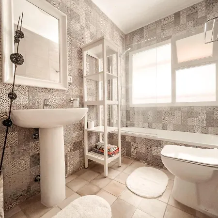 Julia, First Line, 3 Bedrooms, Stunning Ocean View And Pool In Vila