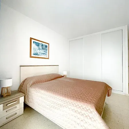 Julia, First Line, 3 Bedrooms, Stunning Ocean View And Pool In Vila