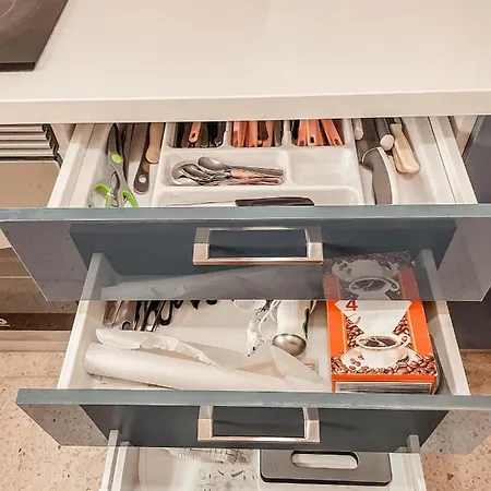 Julia, First Line, 3 Bedrooms, Stunning Ocean View And Pool In Vila *