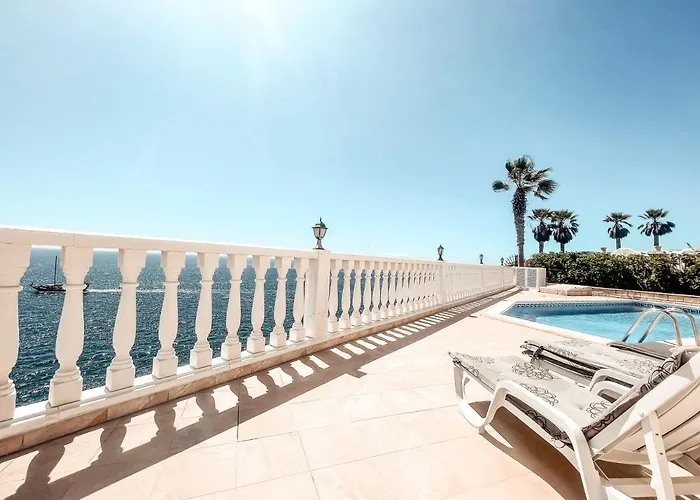 Julia, First Line, 3 Bedrooms, Stunning Ocean View And Pool In Villa