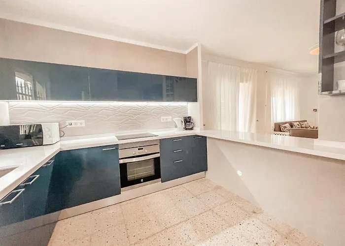 Julia, First Line, 3 Bedrooms, Stunning Ocean View And Pool In Villa *