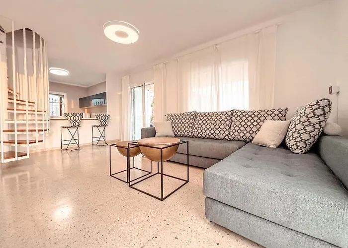 Villa Julia, First Line, 3 Bedrooms, Stunning Ocean View And Pool In