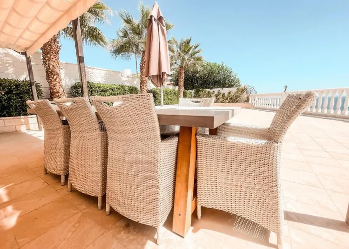 Julia, First Line, 3 Bedrooms, Stunning Ocean View And Pool In