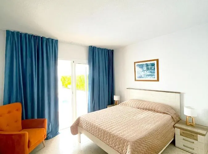 Julia, First Line, 3 Bedrooms, Stunning Ocean View And Pool In *