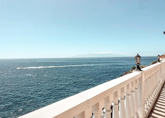 Julia, First Line, 3 Bedrooms, Stunning Ocean View And Pool In *