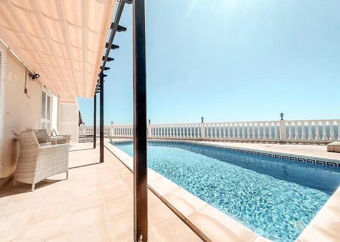 Julia, First Line, 3 Bedrooms, Stunning Ocean View And Pool In 칼라오살바헤